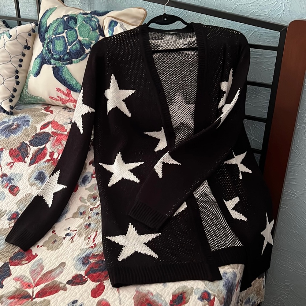 Super cute sweater!